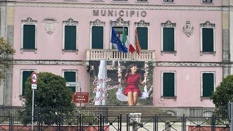 facciata del municipio di Vigonovo dedicata a Giulia Cecchettin