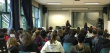 consigliera di parità in aula magna con studenti dell'Einaudi-Grimani